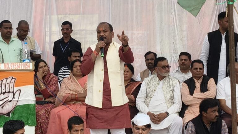 न नौ मन तेल होगा, न राधा नाचेगी……ये राजनीतिक नहीं गरीब मजदूर के हक की है लड़ाई-गुलाब कमरो……मनरेगा बचाओ अभियान, कांग्रेस ने किया कलेक्टर कार्यालय के बाहर प्रर्दशन…….कांग्रेस बोली भाजपा के मंसूबों को कांग्रेस करेगी विफल