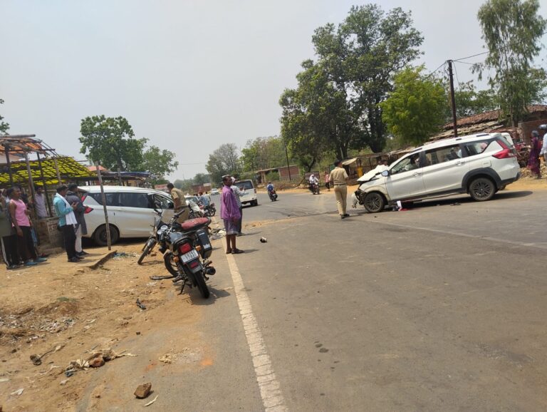 शादी की खुशियां मामत में बदलीं, बेटे की शादी के बाद घर लौट रहे पिता की हादसे में मौत……बैकुंठपुर विधायक भईयालाल राजवाडे एवं भटगवा के पूर्व विधायक पारस नाथ राजवाडे पहुॅचे जिला अस्पताल बैकुंठपुर