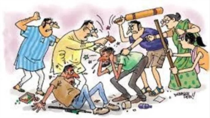 सरेआम हुई इस गुंडागर्दी की वारदात में जमकर चलें लाठी-डंडों और पत्थर…….पुलिस ने दोनो पक्षो के 10 लोगो के विरुद्ध मामला किया दर्ज, जबकि 09 हुई घायलो में 01 एक अम्बिकापुर मेडिकल कॉलेज रिफर एवं 02 को गंभीर अवस्था में रायपुर रिफर किया गया