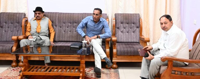लोक निर्माण विभाग के सचिव ने की प्रस्तावित व निर्माणाधीन कार्यों की समीक्षा