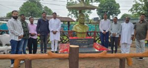 चरचा में कांग्रेसियो ने मनाया स्वतंत्रता सेनानी व जननायक बिसाहू दास महंत की 48वीं पुण्यतिथि