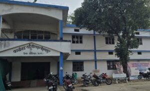 बैकुंठपुर तहसील कार्यालय पर गंभीर सवाल……. न्यायालयीन फाइलें रात में बाहर ले जाने और बाहरी व्यक्तियों से काम कराने के आरोप
