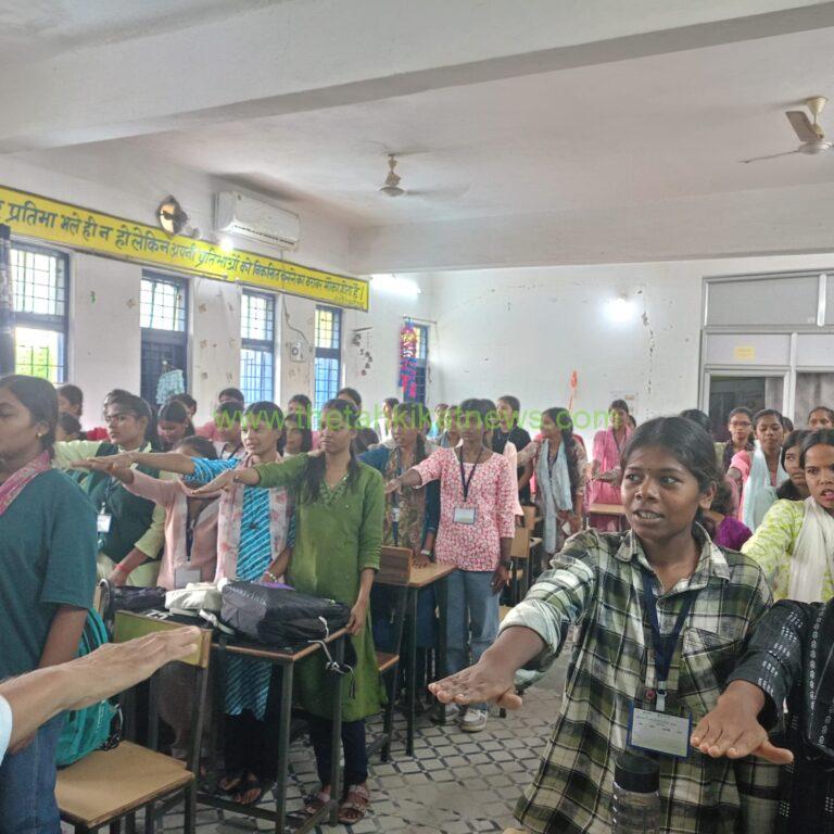 न्यू लाईफ में साइबर सुरक्षा जागरूकता पर कार्यशाला का आयोजन……छात्रो को साइबर अपराधों से बचाव के बताए उपाय व सतर्कता और सजगता का दिया संदेश