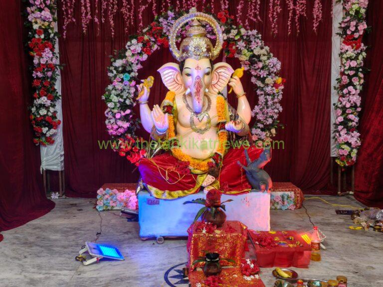 बैकुंठपुर में जगह जगह गणेश विराजे प्रतिमाए………