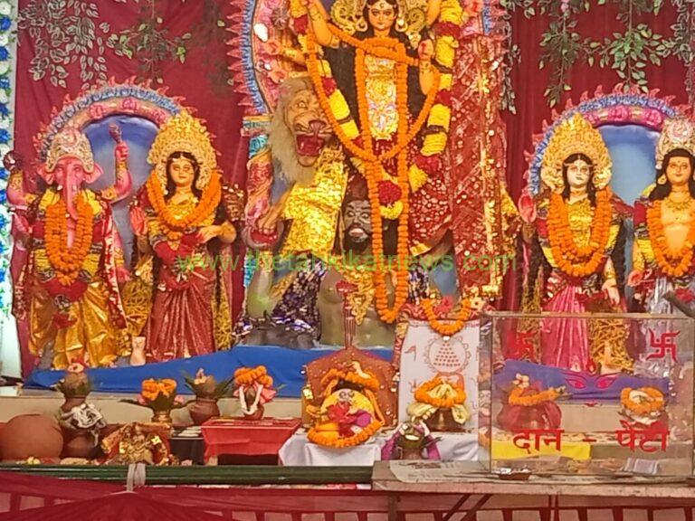 बैकुंठपुर जगह-जगह विराजीं दूर्गा माता की प्रतिमाए………..